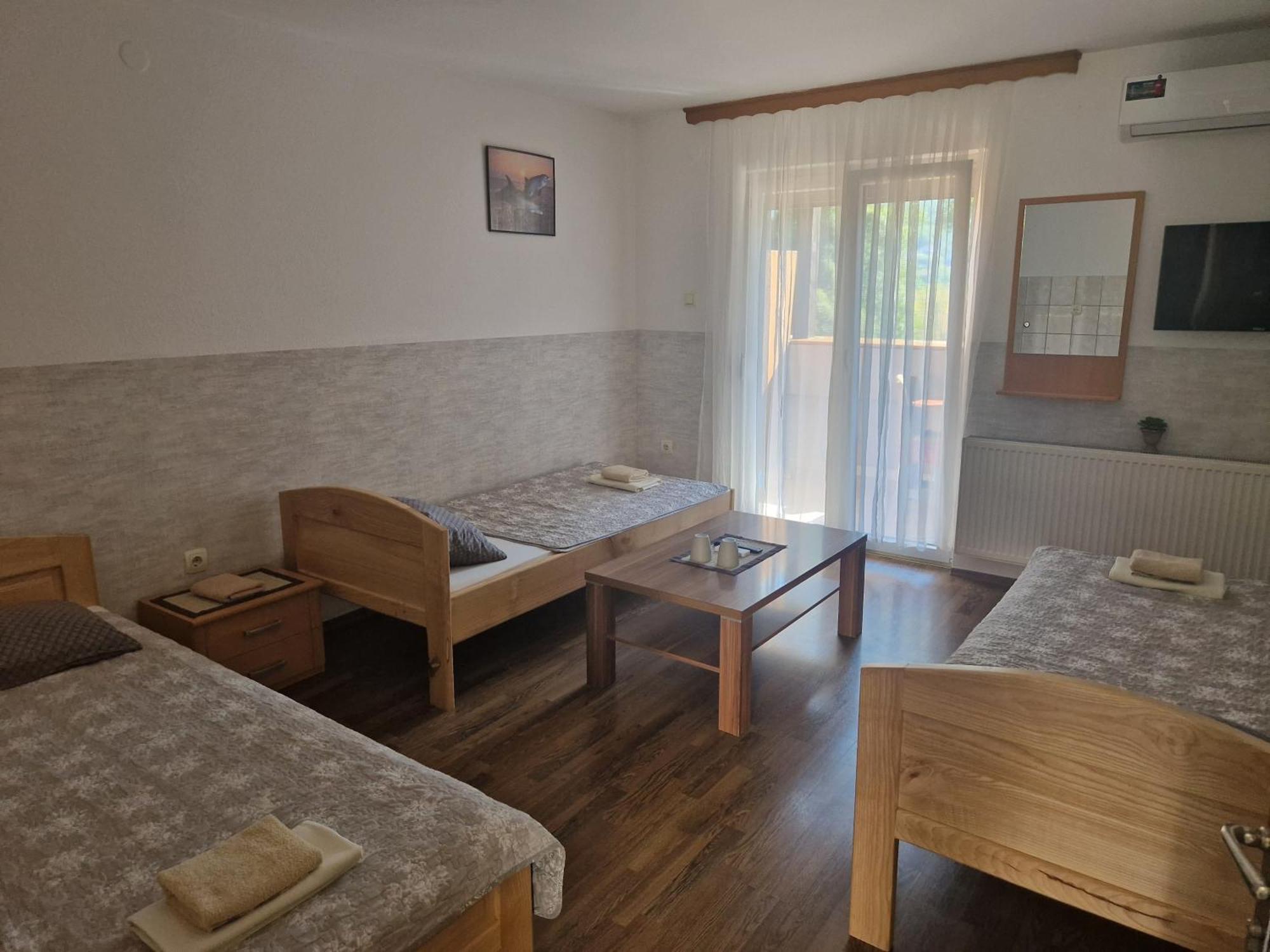 Bed and Breakfast Restoran I Sobe "Tocak" Doboj Esterno foto